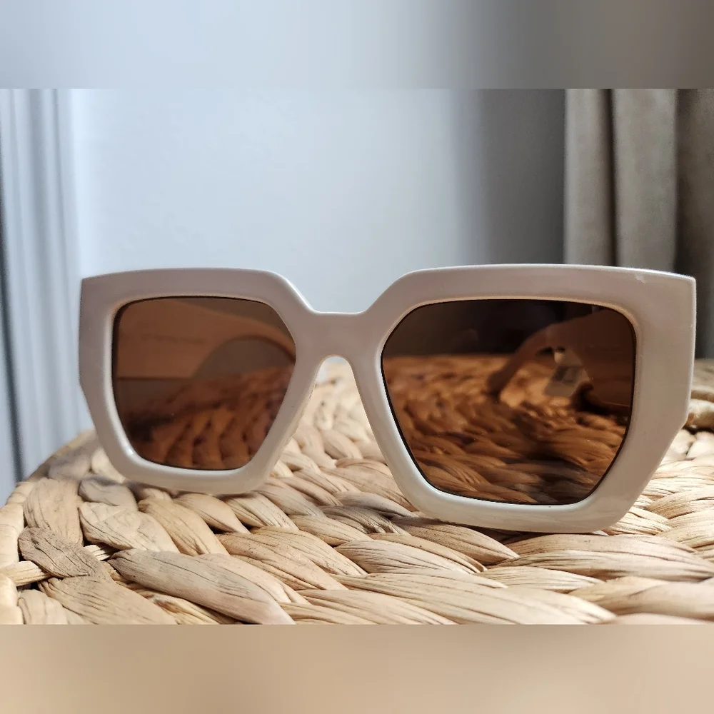Aerie‎ Beige Sunglasses NWT